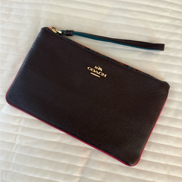 Coach Wristlet / Large Zip Wallet – Pebbled Leather - Picture 4 of 8